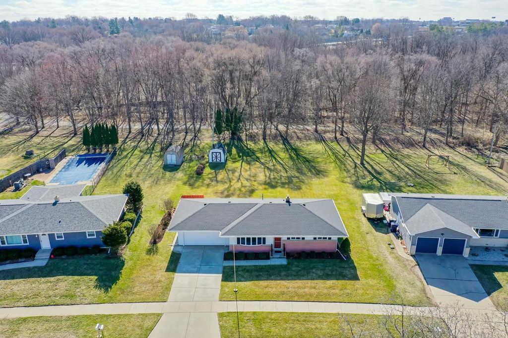 Photo of 257 Mohawk ROAD, Janesville, WI 53545 (MLS # 2019437)