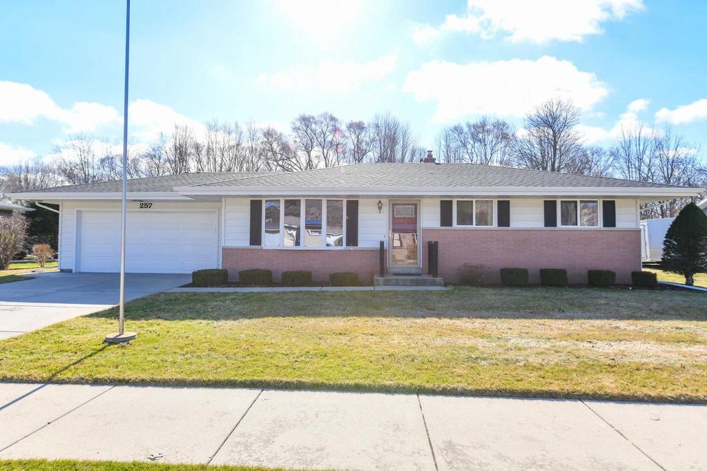 Photo of 257 Mohawk ROAD, Janesville, WI 53545 (MLS # 2019437)