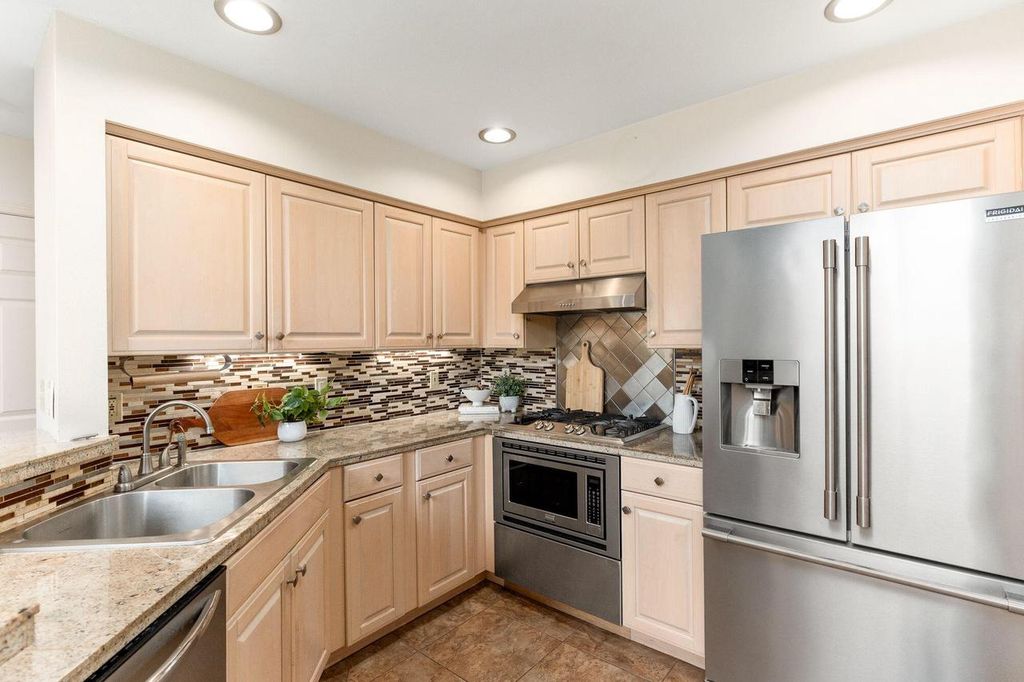 Photo of 14048 W Waters Edge TRAIL, New Berlin, WI 53151 (MLS # 1971331)