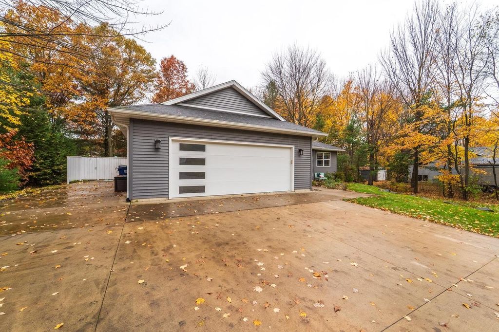 Photo of 1975 Deerwood TRAIL, Kronenwetter, WI 54455 (MLS # 22505074)
