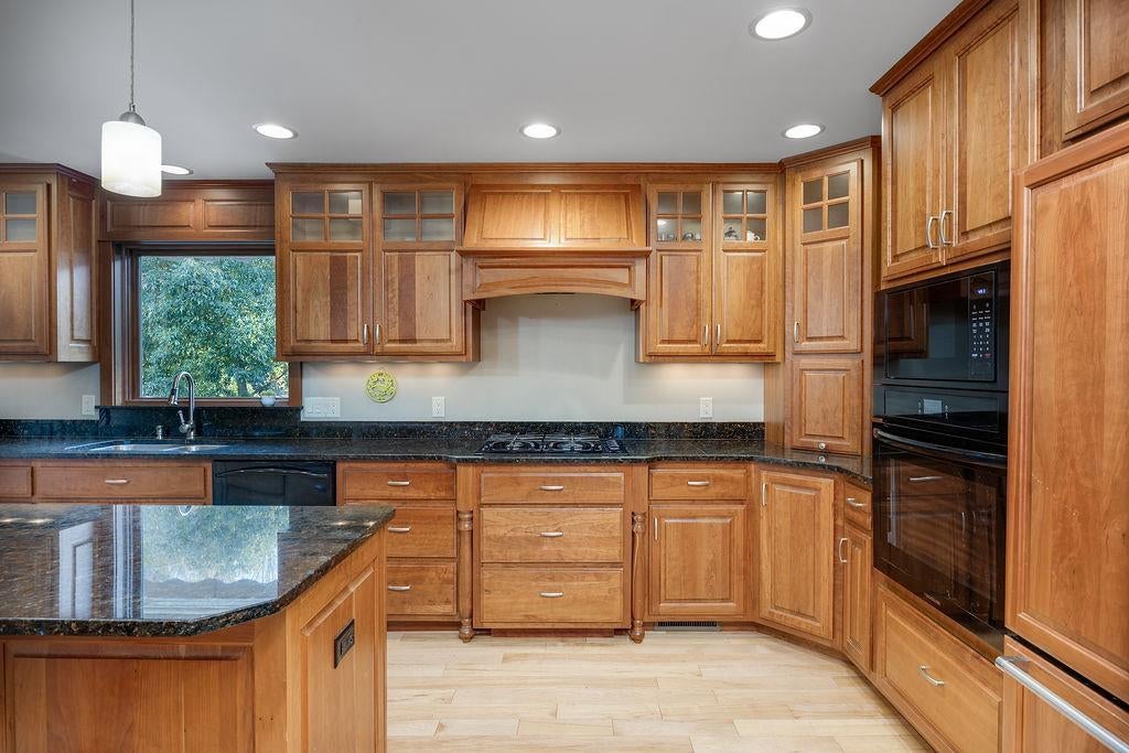 Photo of 1098 Lori LANE, Sun Prairie, WI 53590 (MLS # 2034547)