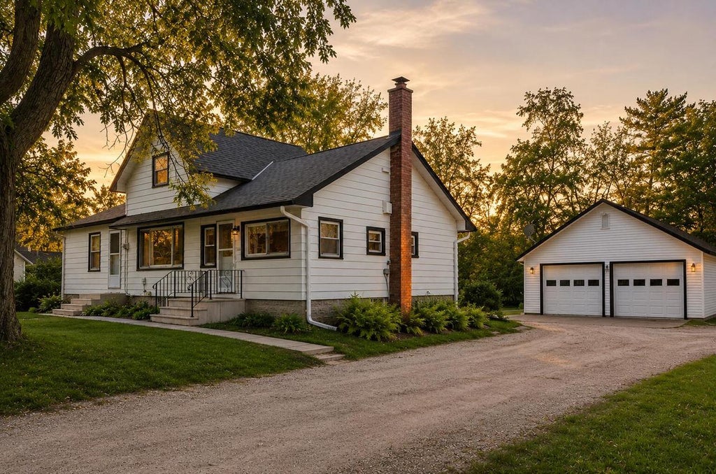 Photo of 187 S Main STREET, Dousman, WI 53118 (MLS # 1979496)