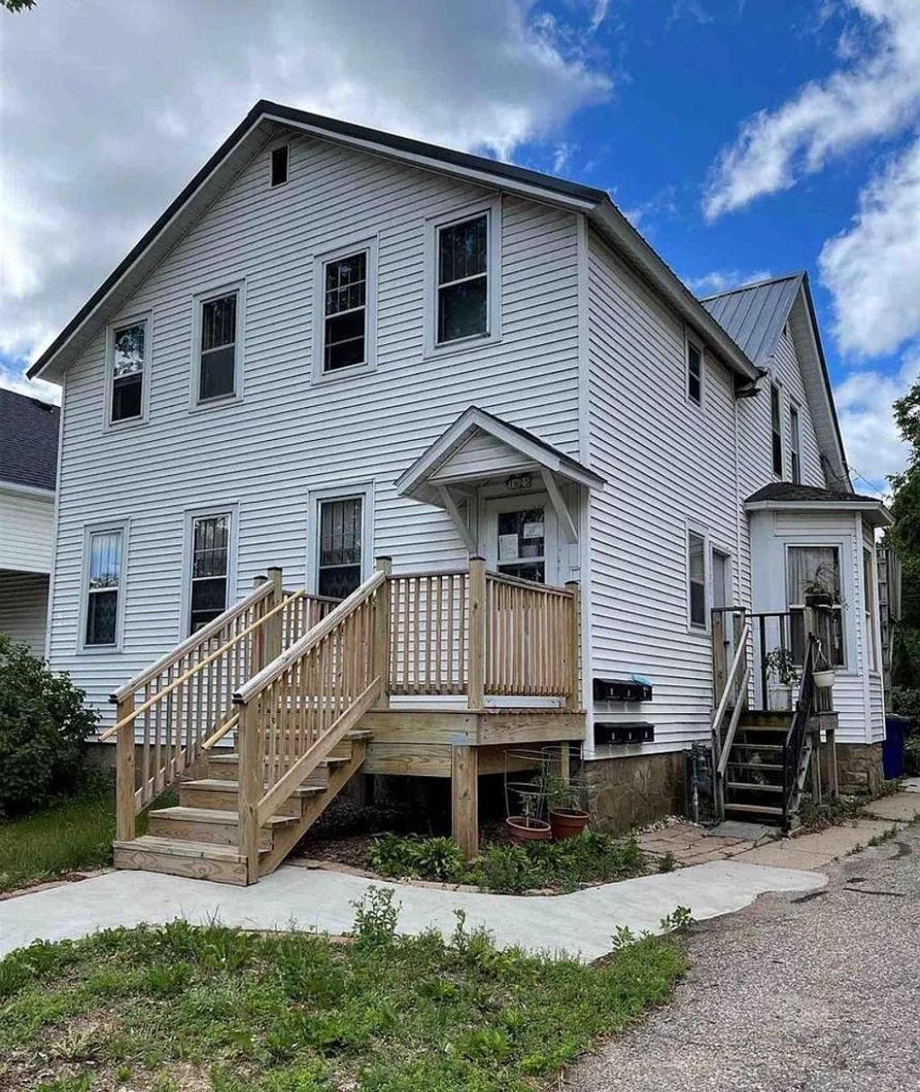 Photo of 1625 Main STREET, Stevens Point, WI 54481 (MLS # 22600084)