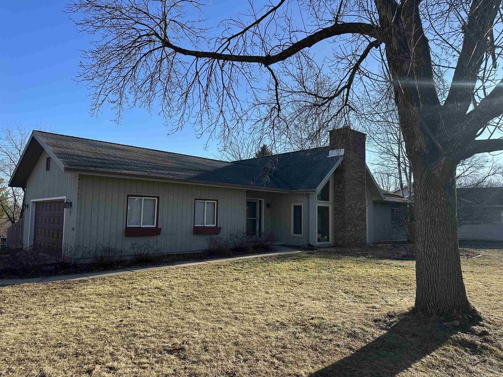 Photo of 1 Maple View COURT, Madison, WI 53719 (MLS # 2014815)