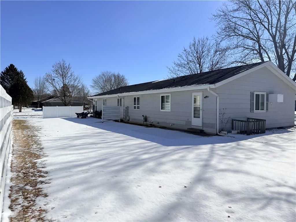 Photo of 1712/1714 Chumas DRIVE #2, Eau Claire, WI 54701 (MLS # 1598728)