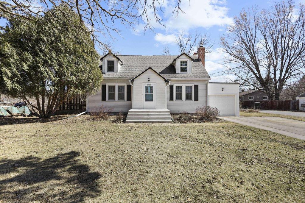 Photo of 2505 Badger LANE, Madison, WI 53713 (MLS # 2018290)