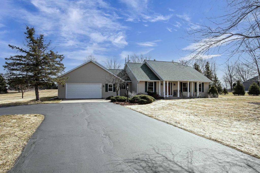 Photo of N1768 Terrace DRIVE, Greenville, WI 54942 (MLS # 50322054)