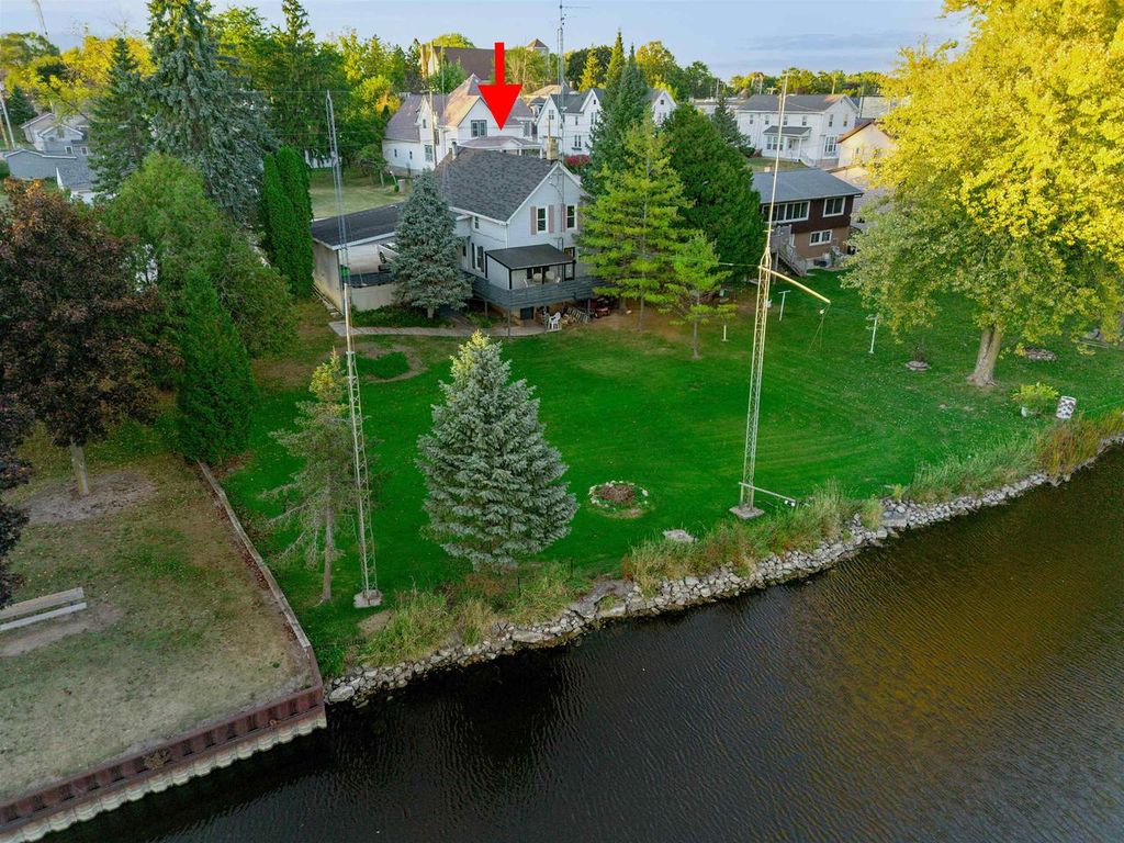 Photo of 131 W Main STREET, Chilton, WI 53014 (MLS # 50316373)