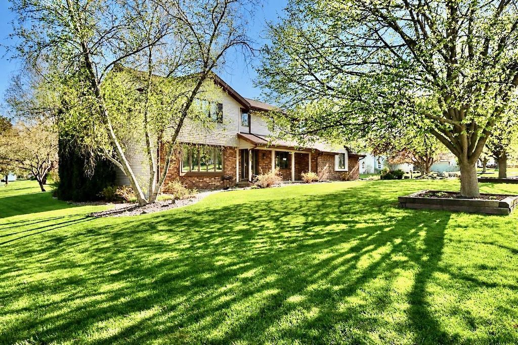 Photo of 2869 Dartmouth DRIVE, Janesville, WI 53548 (MLS # 2022542)