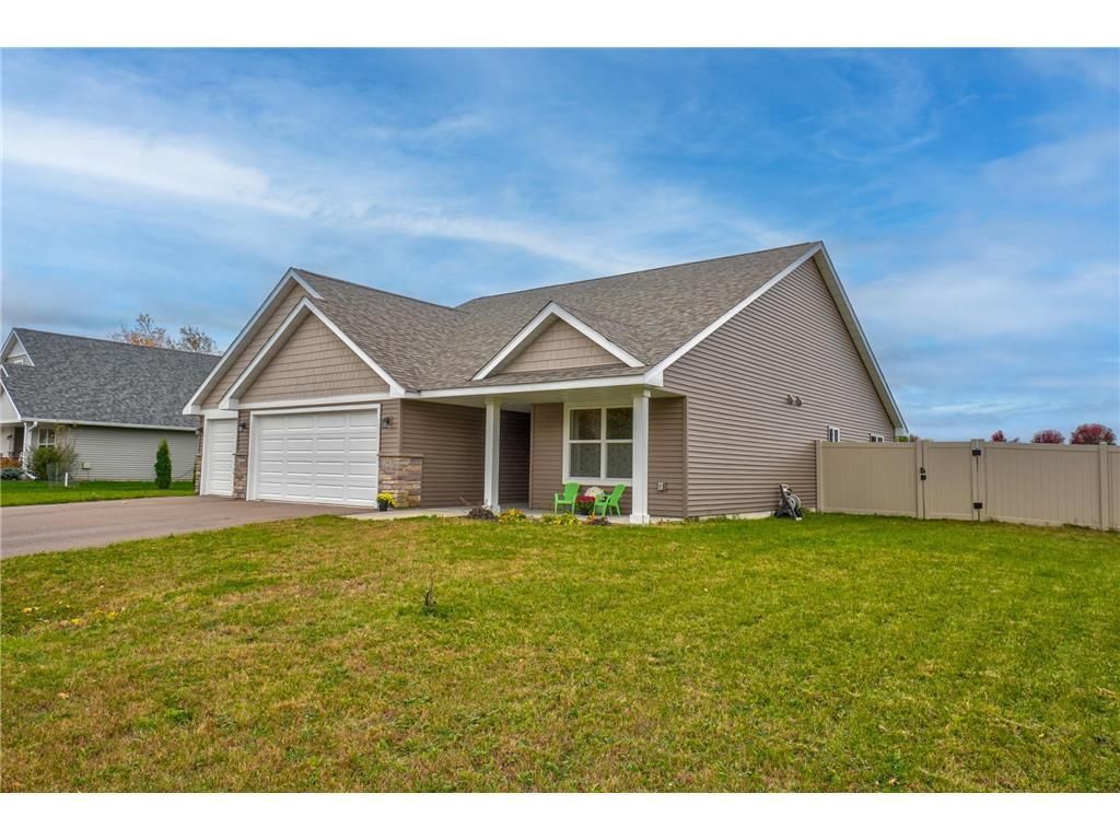 Photo of 1343 Creekwood DRIVE, New Richmond, WI 54017 (MLS # 7001453)