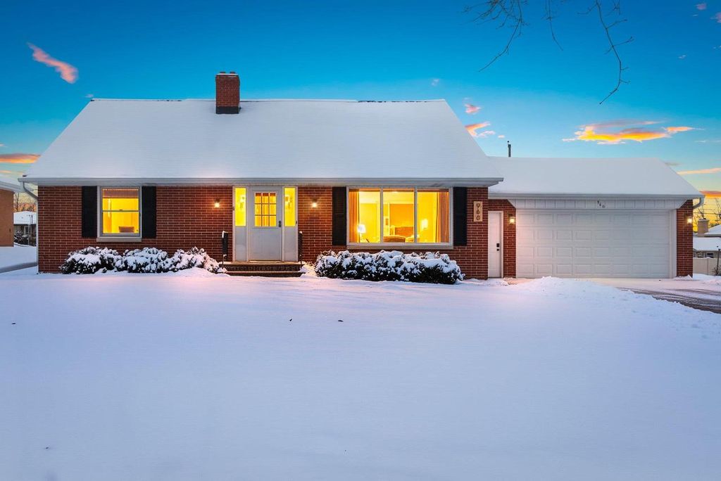 Photo of 960 Watermolen AVENUE, Green Bay, WI 54304 (MLS # 50319553)