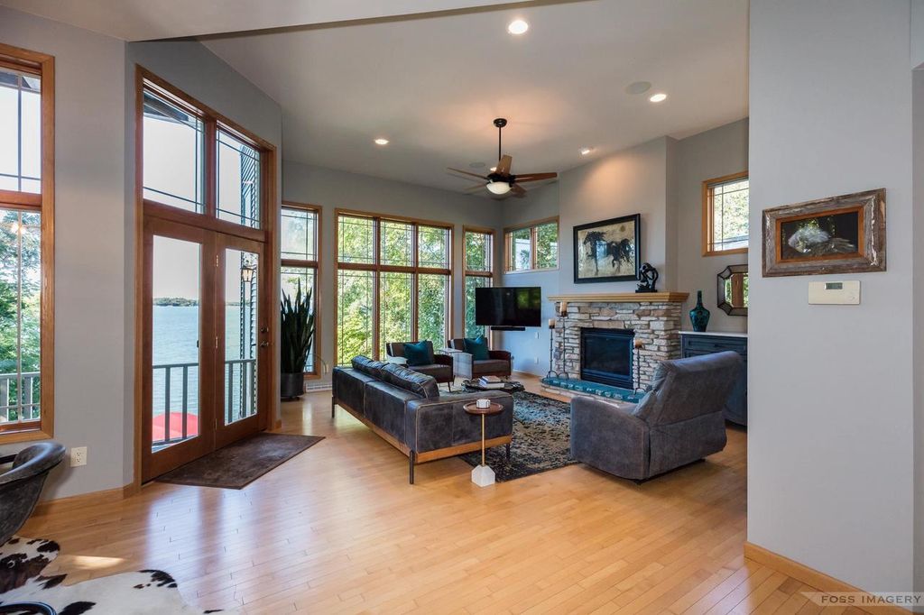 Photo of 407 Greenwood AVENUE, Waukesha, WI 53188 (MLS # 1944386)