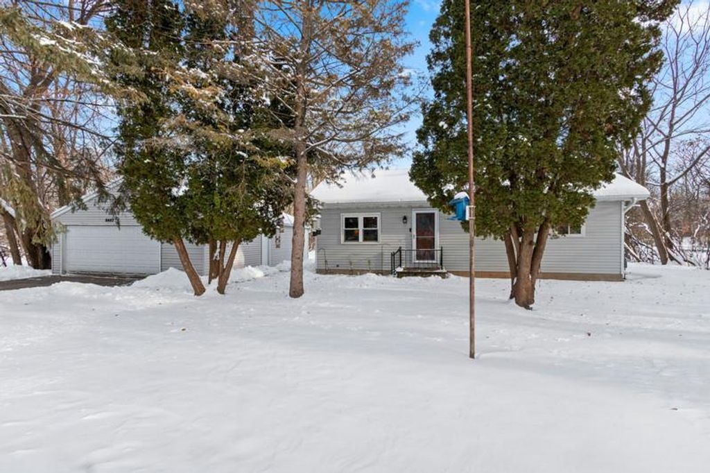 Photo of 6482 County Road A, Neenah, WI 54956 (MLS # 50319157)