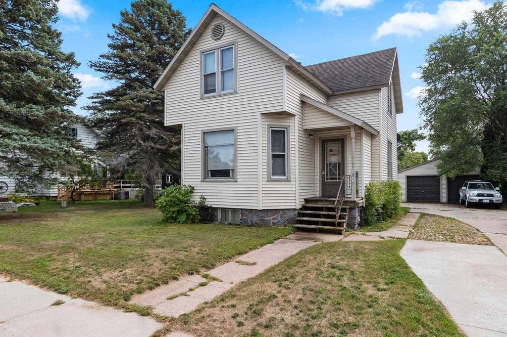 Photo of 1021 Carney BOULEVARD, Marinette, WI 54143 (MLS # 50330919)