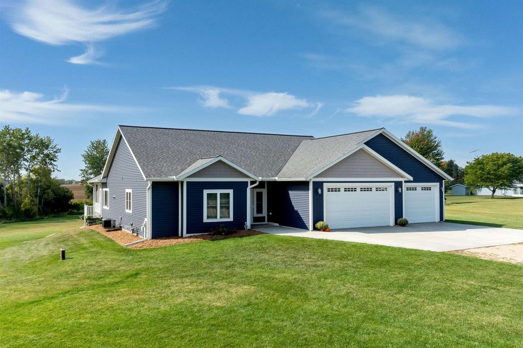 Photo of N4267 Cherokee COURT, Markesan, WI 53946 (MLS # 2010704)