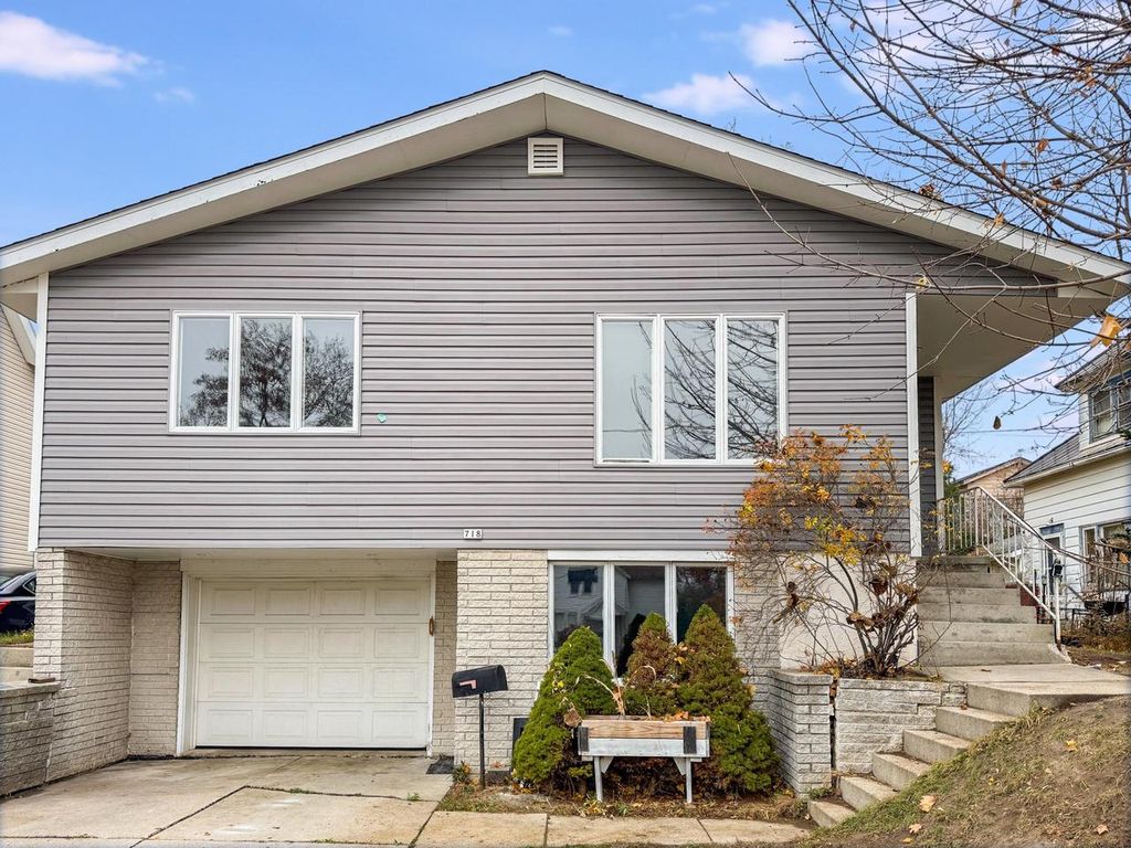 Photo of 718 S 22nd STREET, Manitowoc, WI 54220 (MLS # 1943712)