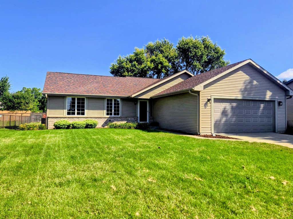Photo of 1604 Evergreen DRIVE, Janesville, WI 53546 (MLS # 2031466)