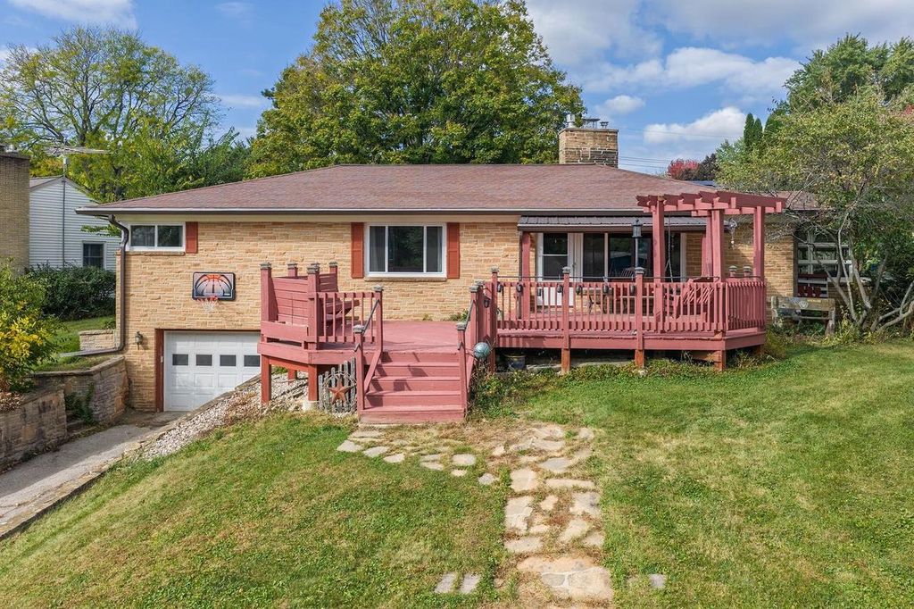 Photo of 421 Roblee ROAD, Baraboo, WI 53913 (MLS # 2010836)