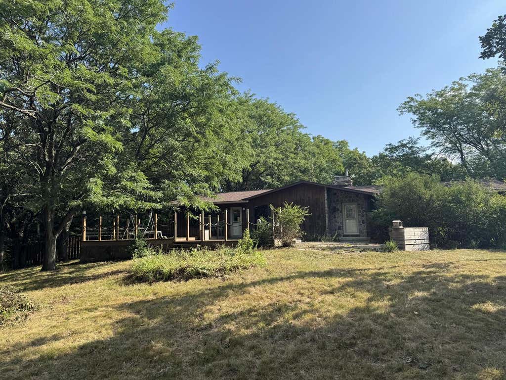 Photo of N1059 Cold Spring ROAD, Fort Atkinson, WI 53538 (MLS # 1975655)