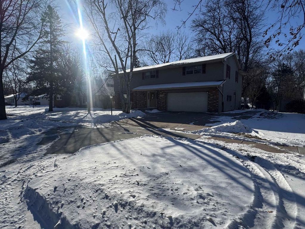 Photo of 816 Ridgeway BOULEVARD, De Pere, WI 54115 (MLS # 50320376)