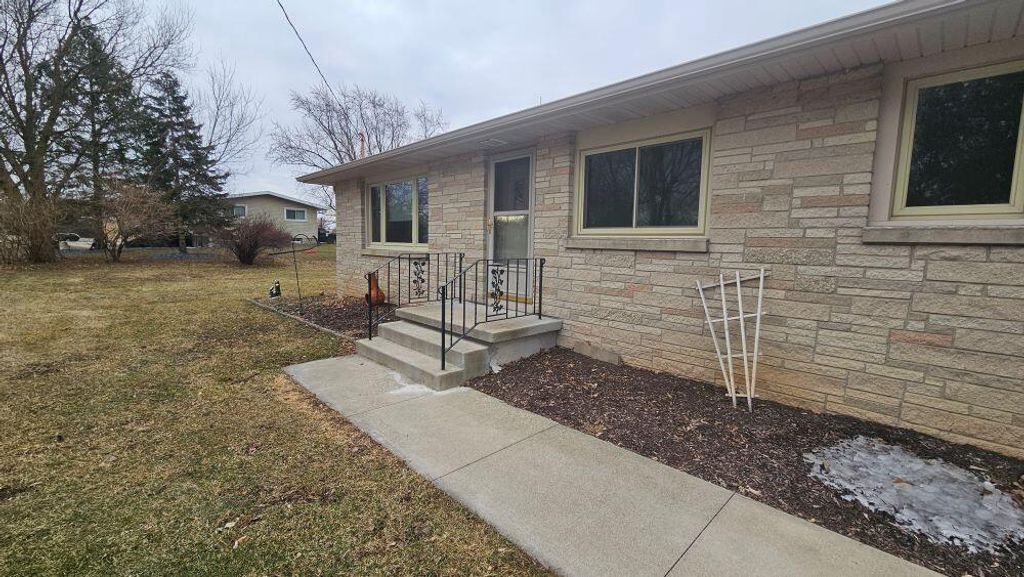 Photo of N2285 County Rd D ROAD, Fort Atkinson, WI 53538 (MLS # 1951755)