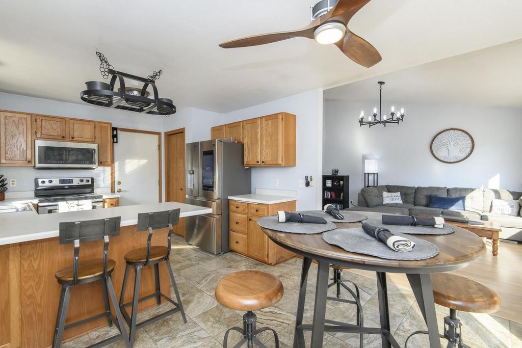 Photo of 543 Goldenrod CIRCLE, Verona, WI 53593 (MLS # 2016515)