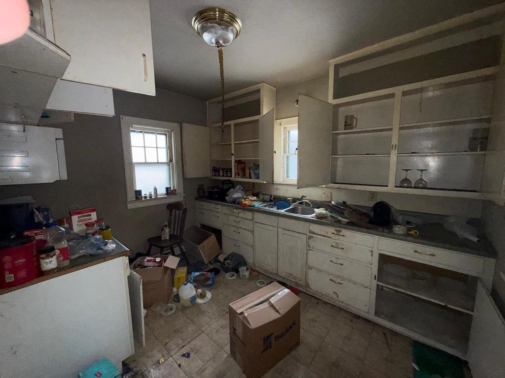 Photo of 52 N Main STREET, Clintonville, WI 54929 (MLS # 50319456)