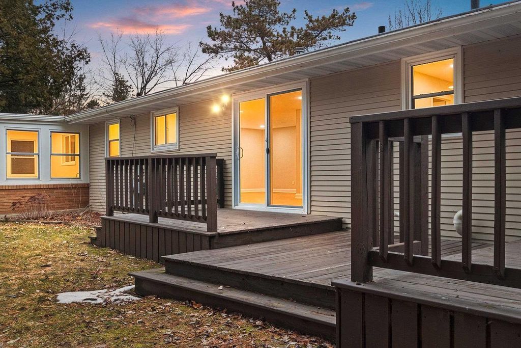 Photo of 1023 Laverne DRIVE, Green Bay, WI 54311 (MLS # 50323229)