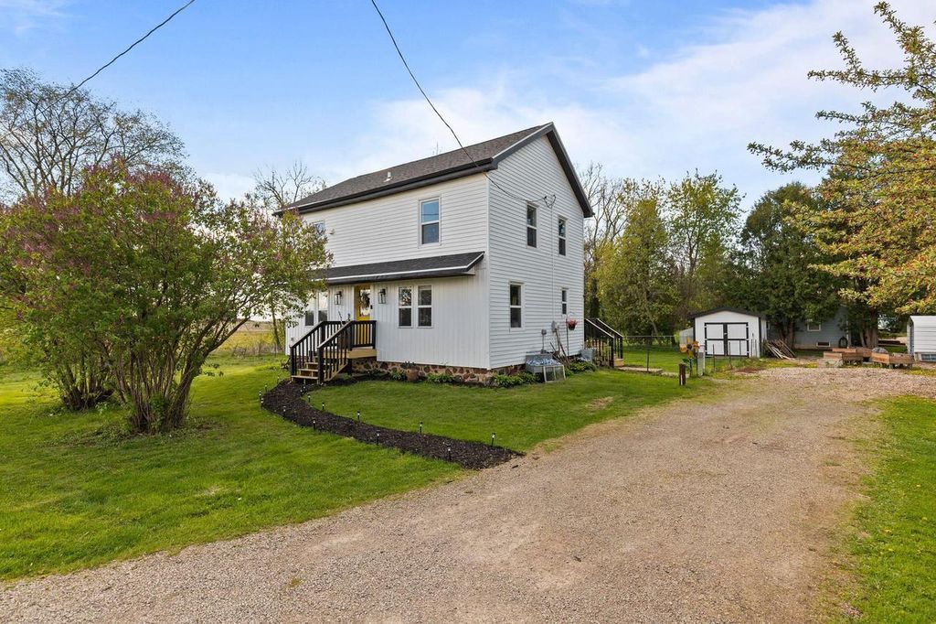 Photo of 4461 County Road G, Oshkosh, WI 54904 (MLS # 50325084)