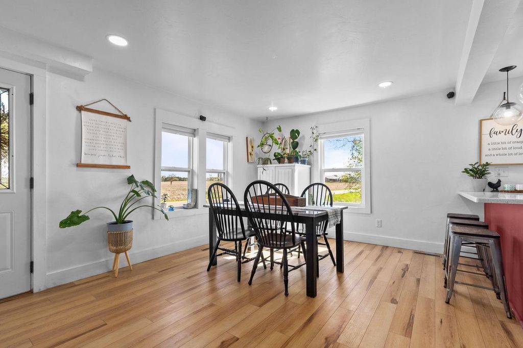 Photo of 4461 County Road G, Oshkosh, WI 54904 (MLS # 50325084)