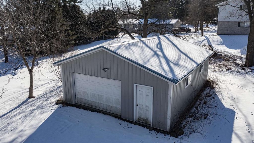 Photo of 409 E Sumner STREET, Weyauwega, WI 54983 (MLS # 50320571)