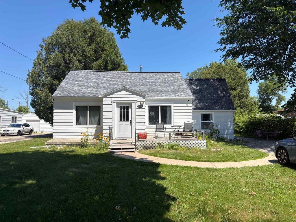 Photo of 1750 Western AVENUE, Green Bay, WI 54303 (MLS # 50330431)
