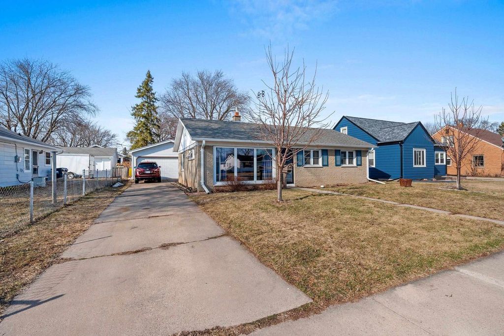 Photo of 823 Jean STREET, Neenah, WI 54956 (MLS # 50323010)