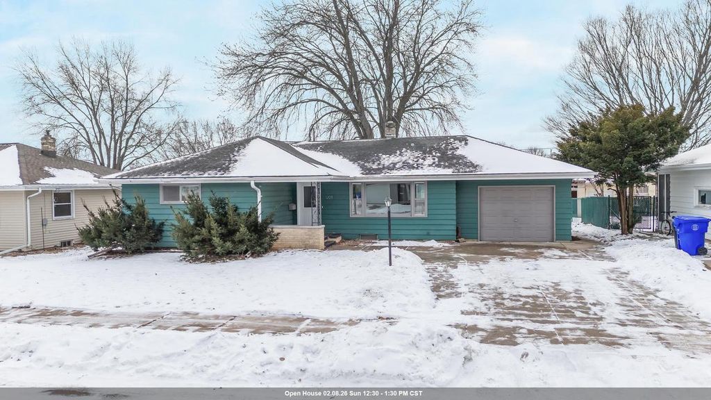 Photo of 1201 W Brewster STREET, Appleton, WI 54914 (MLS # 50320717)