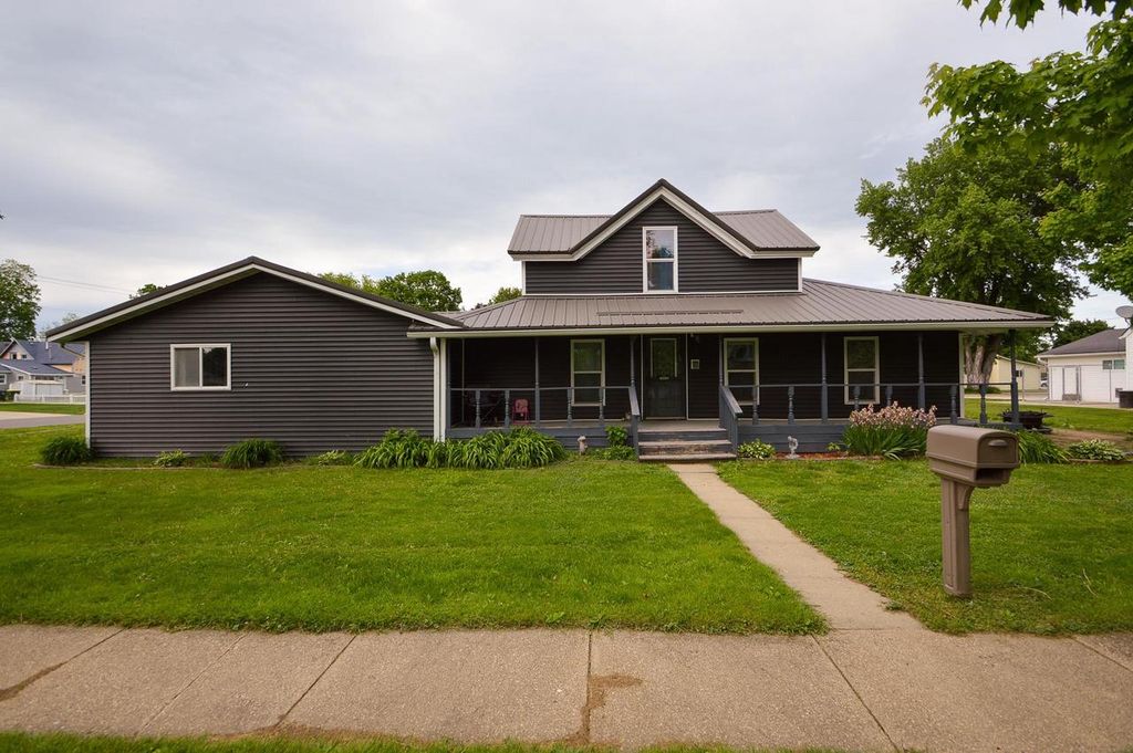 Photo of 301 Superior STREET, Boscobel, WI 53805 (MLS # 2023969)