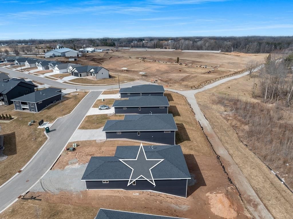 Photo of 4001 Antwerp AVENUE, Howard, WI 54313 (MLS # 50322190)