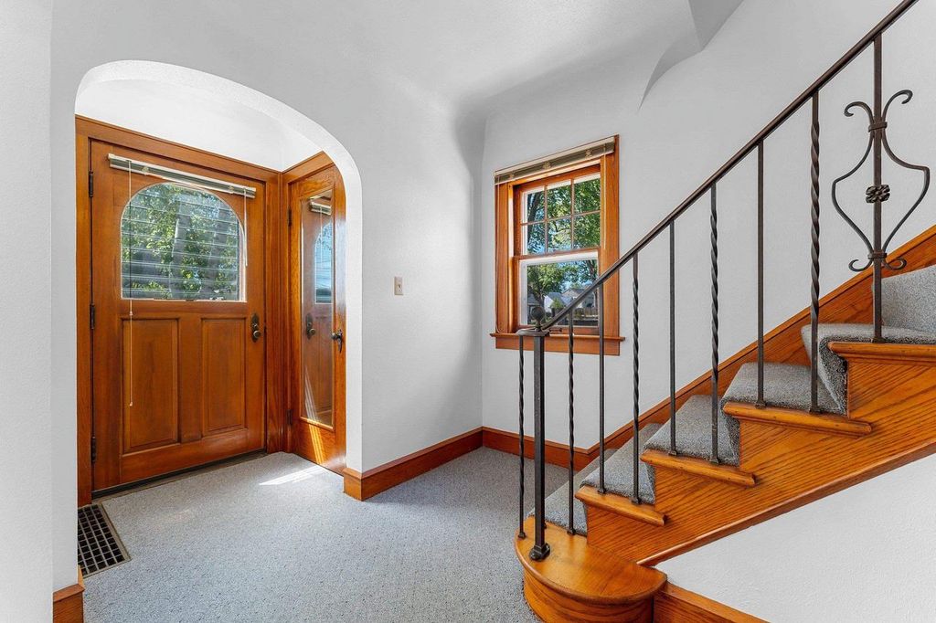 Photo of 1128 W Winnebago STREET, Appleton, WI 54914 (MLS # 50325713)