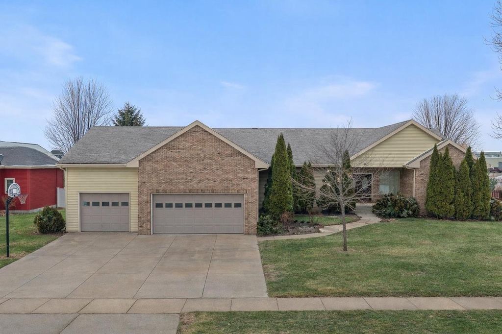 Photo of 2026 Stonehaven DRIVE, Sun Prairie, WI 53590 (MLS # 2013643)