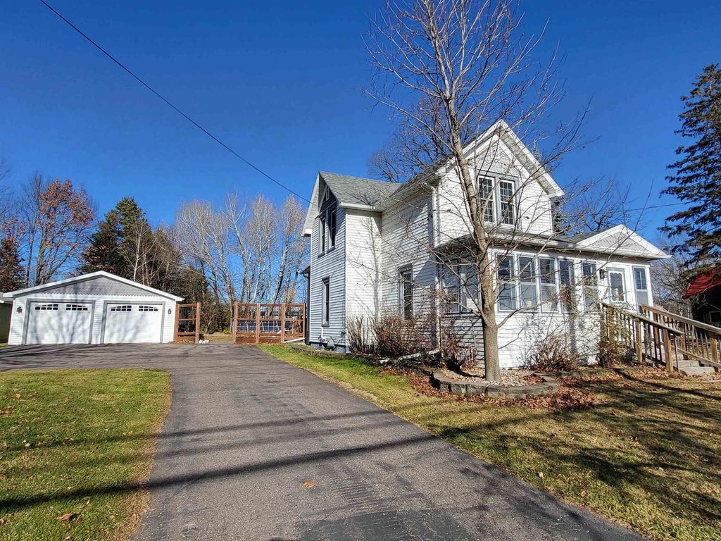 Photo of 309 W 14th STREET, Marshfield, WI 54449 (MLS # 22505453)