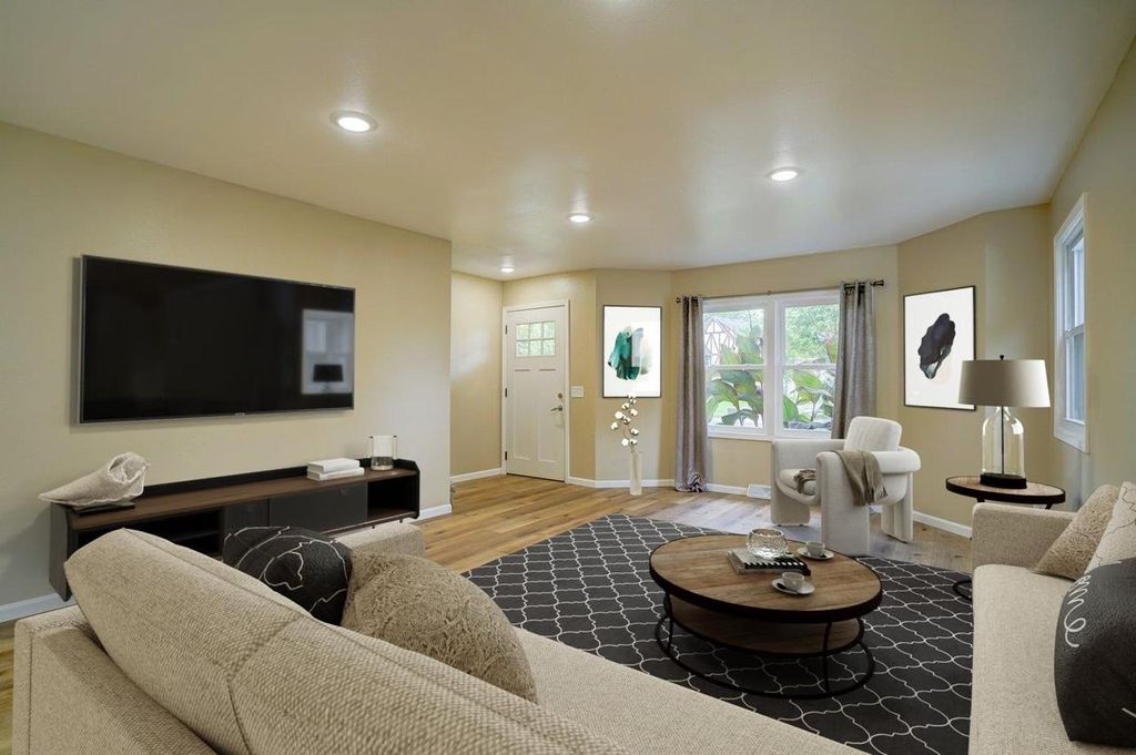 Photo of 708 N 10th STREET, Manitowoc, WI 54220 (MLS # 1944867)