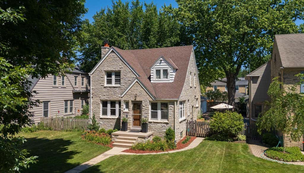 Photo of 5244 N Shoreland AVENUE, Whitefish Bay, WI 53217 (MLS # 1971744)