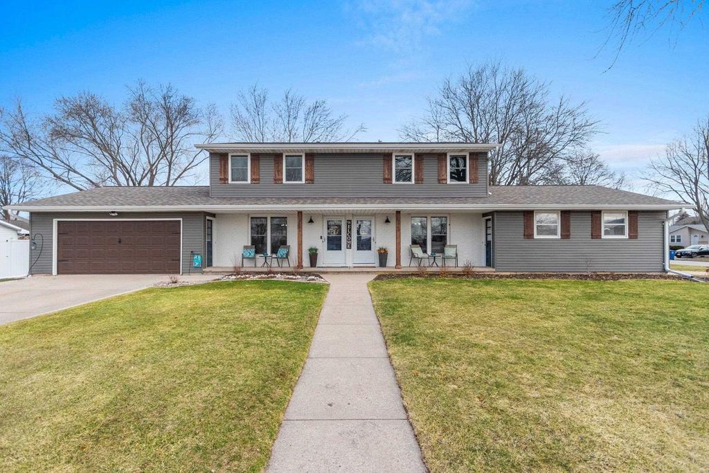 Photo of 2965 Jauquet DRIVE, Green Bay, WI 54311 (MLS # 50323241)