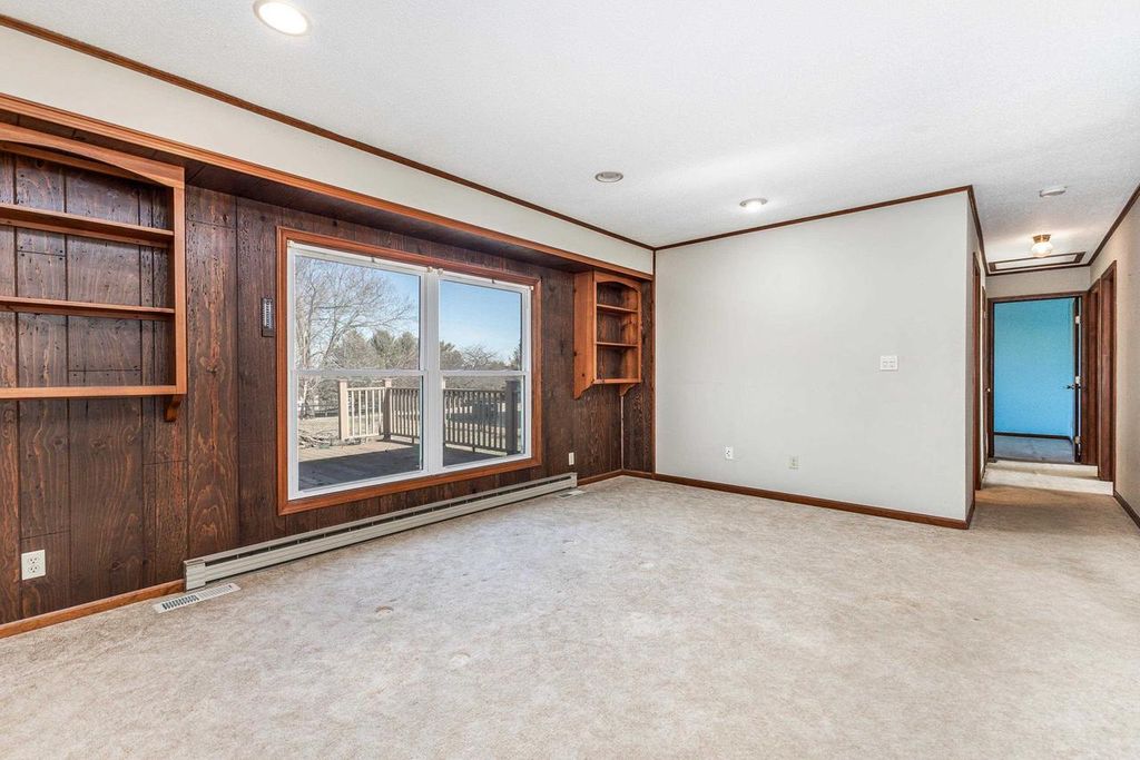 Photo of 550 Grandview LANE, Platteville, WI 53818 (MLS # 2017112)