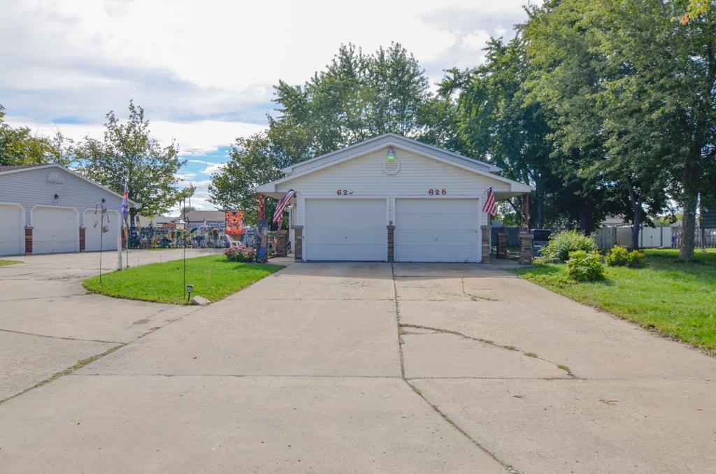 Photo of 623 Victoria COURT, Green Bay, WI 54311 (MLS # 50333320)