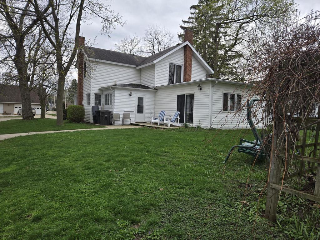 Photo of 1015 Wheeler STREET, Lake Geneva, WI 53147 (MLS # 1958647)