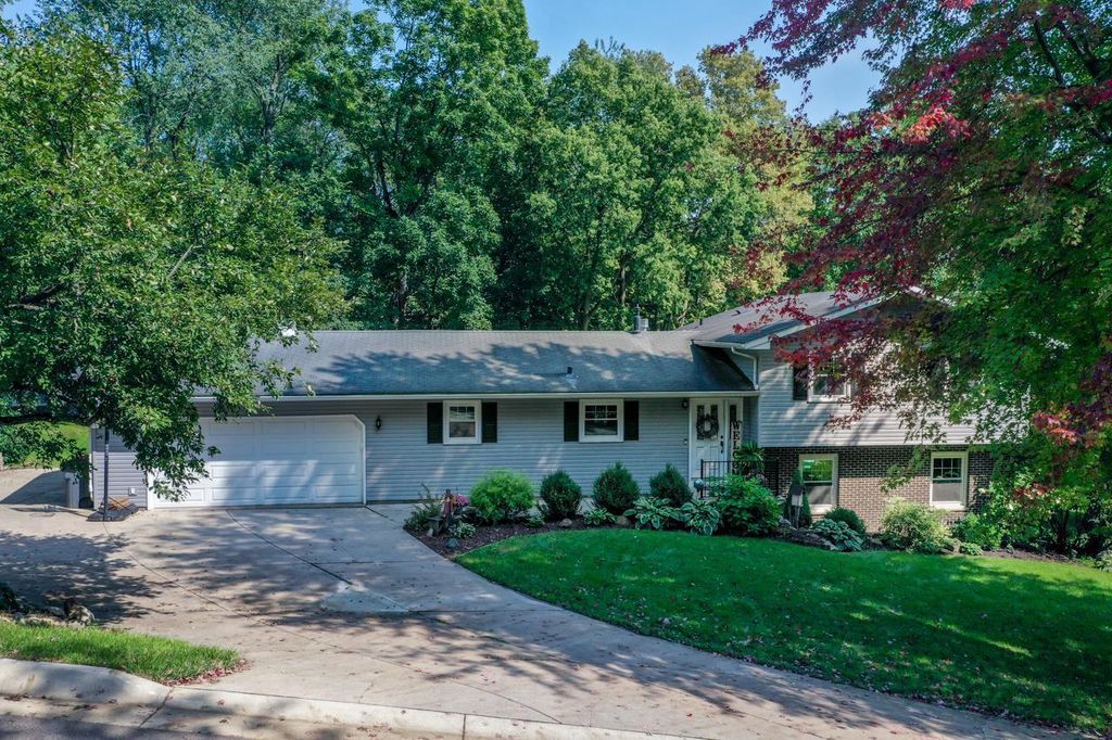 Photo of 383 W Loos STREET, Hartford, WI 53027 (MLS # 1943494)