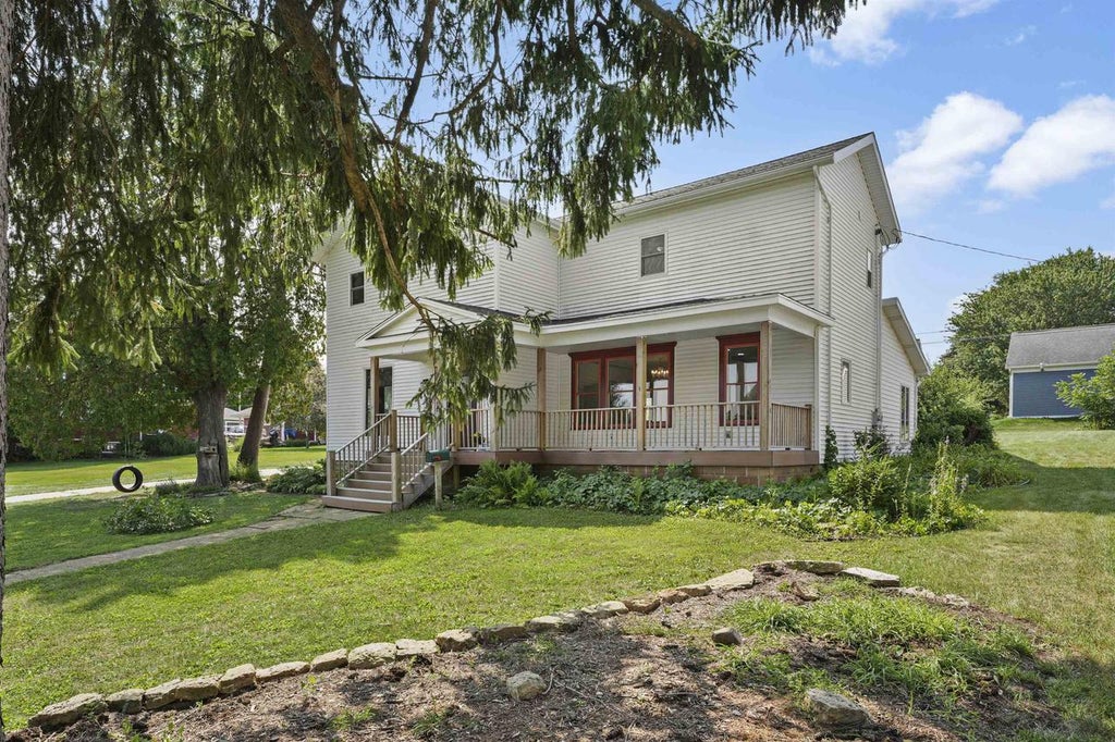 Photo of 209 W Walnut STREET, Dodgeville, WI 53533 (MLS # 2029101)