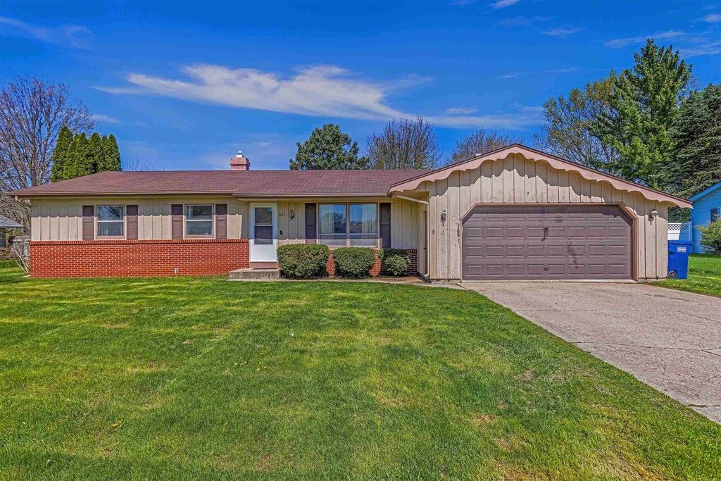 Photo of 621 E Holly ROAD, Beloit, WI 53511 (MLS # 2021419)