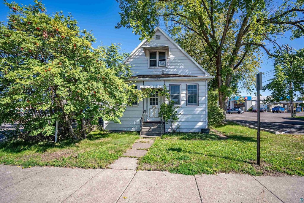 Photo of 1418 Banks AVENUE, Superior, WI 54880 (MLS # 6128146)