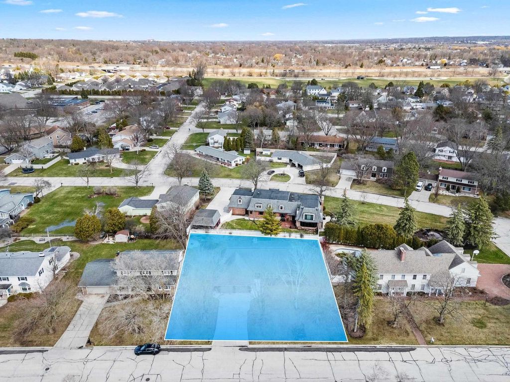 Photo of 607 Ridgeview COURT, Green Bay, WI 54301 (MLS # 50323807)